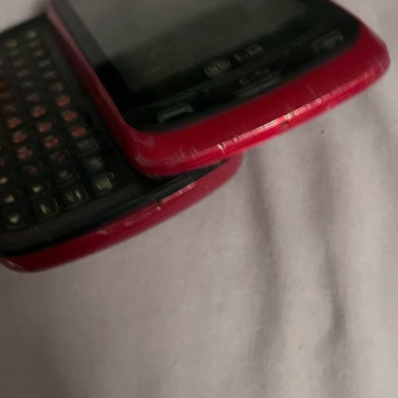 LG Red and Black Slide-Out Phone - Picture 2 of 9